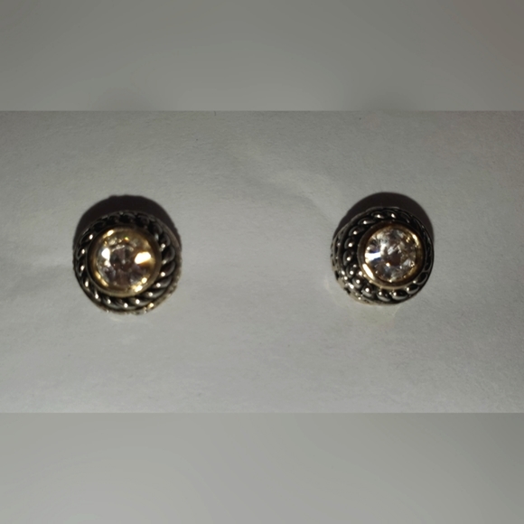 🚨CLEARANCE 3/$25🚨 Two-Tone Gold Silver CZ Crystal Diamond Stud Earrings - Picture 2 of 5